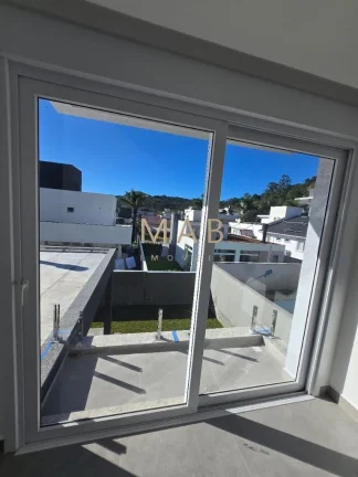 Imagem Casa Terra a Venda em condomínio fechado na Cachoeira do Bom Jesus, Florianópolis-SC!