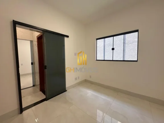 Imagem A casa possui 

- 3 quartos sendo 1 suíte 
- Sala 
- Cozinha 
- 2 banheiros 
- Área gurmet com chu...