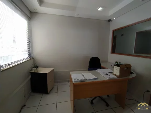 Imagem Salão Comercial com 300m² - Locação no Centro de Jundiaí