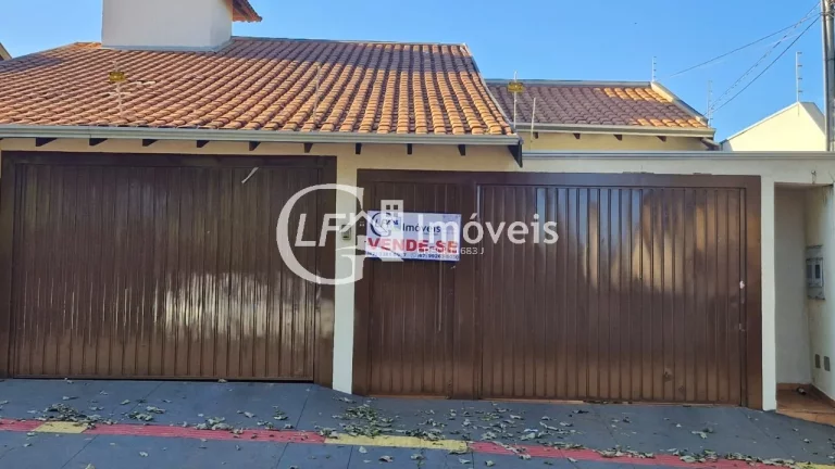 Imperdível! Excelente oportunidade com dois imóveis no mesmo terreno ? Ideal para morar e investir!