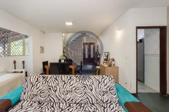 Imagem Casa à venda em São Paulo-SP, bairro Jardim Pinheiros: 3 quartos, 1 suíte, 2 salas, 3 banheiros, 2 vagas, 124m². Confira!