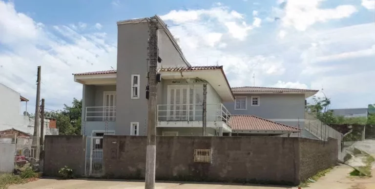 Imagem Casa 340m2, 5 quartos, Rua Vila Lobos, Tamandaré-Esteio