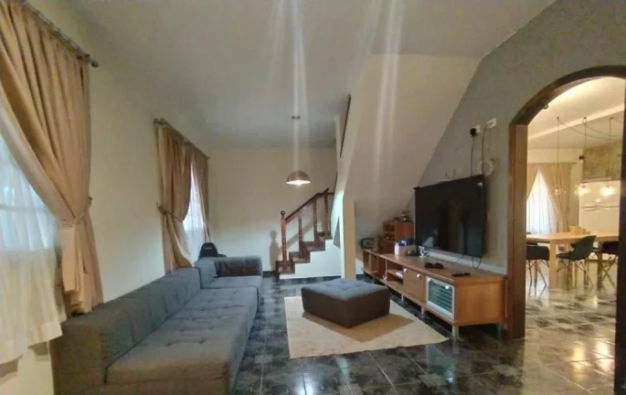 Imagem Sobrado com 5 dormitórios à venda, 340 m² por R$ 750.000,00 - Jardim Das Oliveiras - Jacareí/SP
