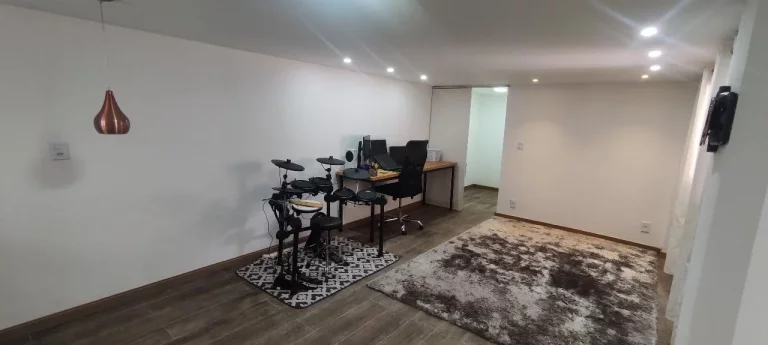 Imagem Encantadora Casa com 3 Dormitórios em Albuquerque - Oportunidade Imperdível por R$ 510.000