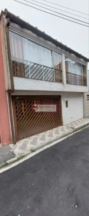 Imagem Vendo lindo sobrado em valor de Oportunidade, com 3 dormitórios sendo 1 suíte, eescritório, 2 vagas, sacada envidraçada e Jardim de inverno.