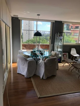 Imagem Cobertura Duplex à Venda em Moema - São Paulo/SP.