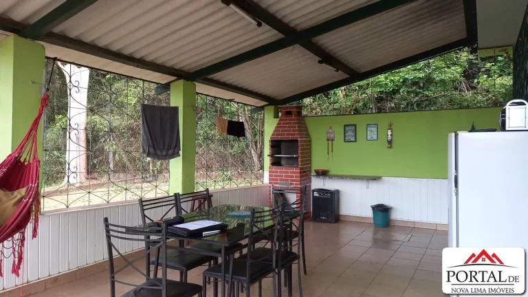 Imagem Terreno a venda com 3.610 m², boa topografia para construção de prédio e com uma pequena área verde