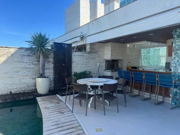 Imagem Luxuosa cobertura pé na areia à venda na Riviera de São Lourenço Módulo 07: 4 quartos, 4 suítes, 3 salas, 4 vagas de garagem, 400,03 m².