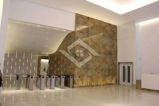 Imagem Andar Corporativo com 919m², 5 Vagas e Vista Baía – Localização Estratégica