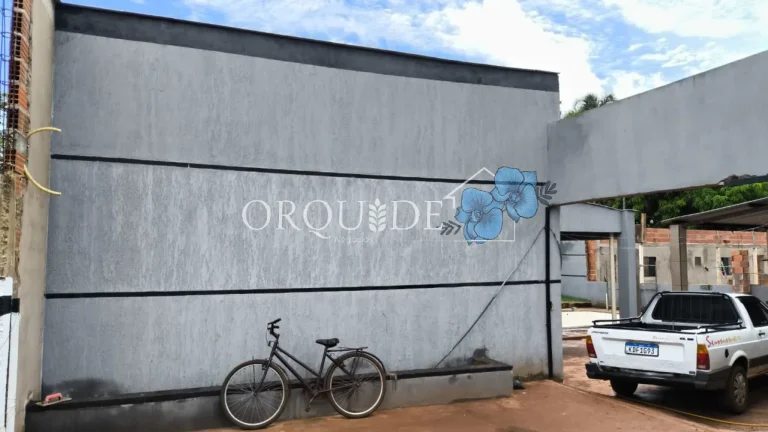 Imagem Chácara à venda à apenas 4 Km de Santo Antônio da Barra-GO, Setor Central: 5 quartos, 1 sala. Imperdível oportunidade!
