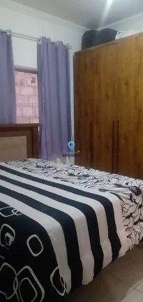 Imagem Casa à venda localizada na Rua Trinta e Três, com 220m² de área total. Possui 3 quartos, sendo 1...