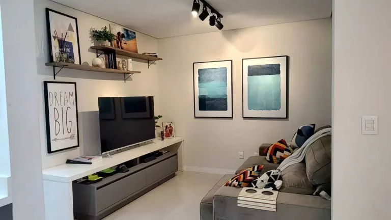Imagem Apartamento com 2 dormitórios sendo 1 suíte e 2 vagas de garagem no bairro São Judas em Itajaí - SC