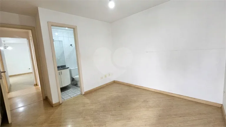 Imagem Apartamento à venda com 3 quartos, sendo 1 suíte, no condomínio Phoenix, São Paulo - SP