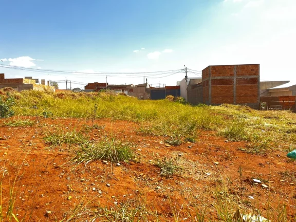 Imagem Terreno residencial para venda em Jardim Adelinha, 200m2