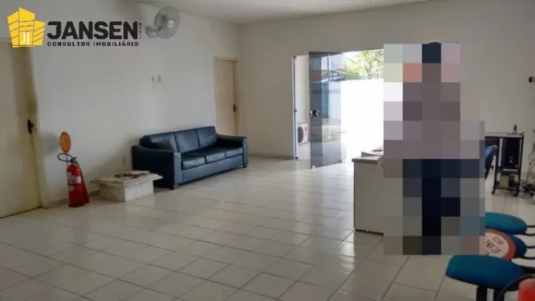 Imagem CASA C/ 04 QTOS EM JAGUARIBE BOM P/ COMERCIO