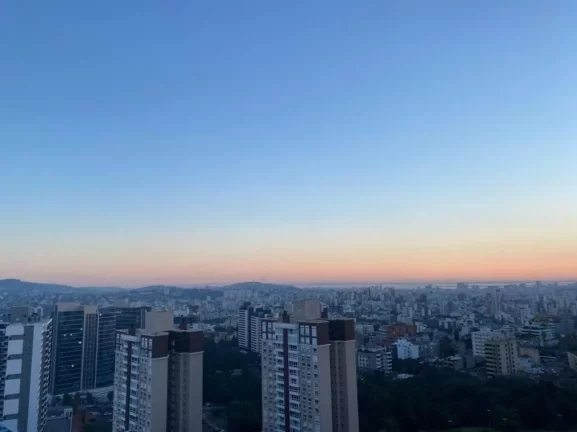 Imagem Apartamento à venda em Porto Alegre, Petrópolis, com 1 quarto, 51,65m2