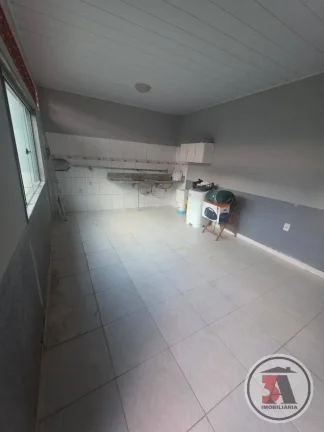 Imagem Casa 4/4 com Piscina Zona Sul