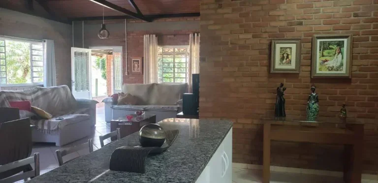 Imagem Sítio à Venda na Colônia Rodrigo Silva – Infraestrutura Completa e 5 minutos do Centro