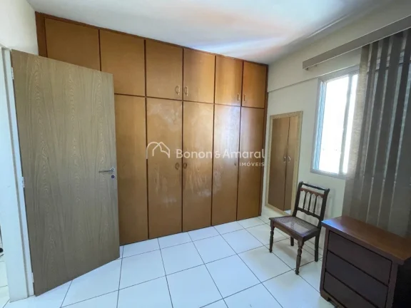 Imagem Este apartamento no Edifício Cambará destaca-se pela excelente localização na Rua Tiradentes, of...