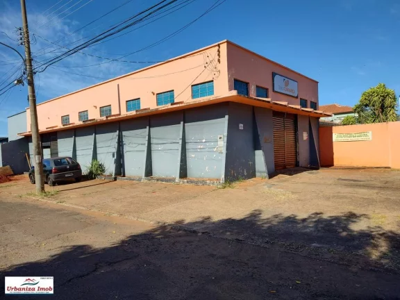 Salão Comercial de Esquina à Venda na Vila Bandeirantes com 278,75m2