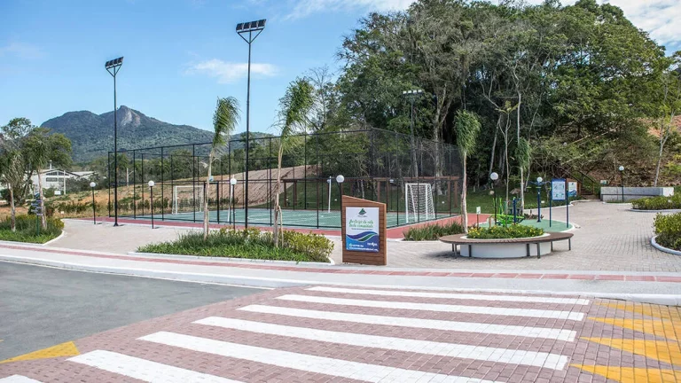 Imagem Terreno / Lote / Condomínio à venda, 360m² - Forquilhas