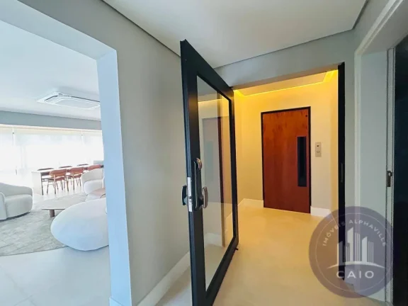 Imagem Apartamento mobiliado com 287 m² a venda por R$ 4.490.000 Alphaville/SP