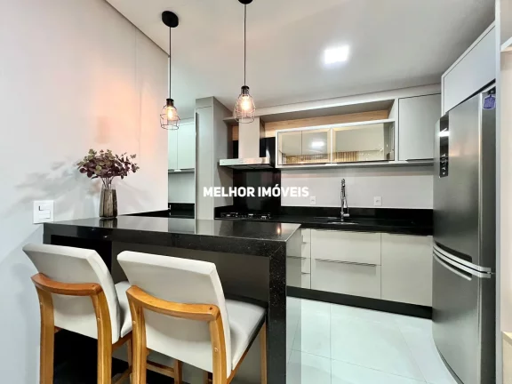 Imagem Apartamento Mobiliado com 80m² privativos, 02 suítes a venda em Balneário Camboriú