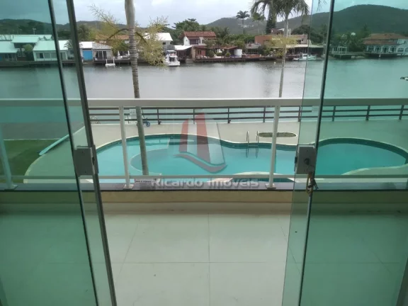 Imagem Casa Alto Padrão Frente c/ 4 Suítes e Canal Navegável