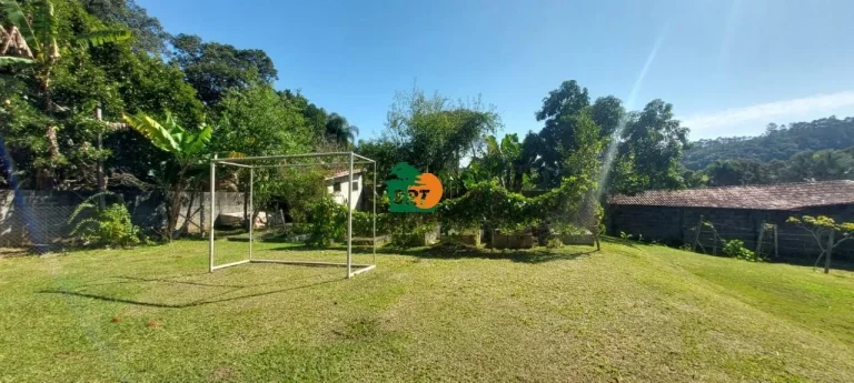 Imagem Chácara para Venda em São Roque, Pavão (canguera), 4 dormitórios, 1 suíte, 1 banheiro
