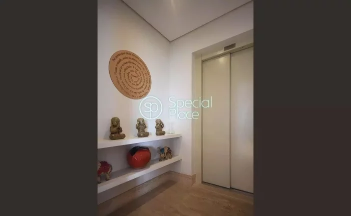 Imagem Amplo apartamento à venda com 4 quartos, sendo 3 suítes, e 5 banheiros no total. Este apartamento ...