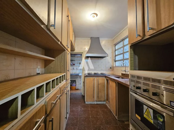 Imagem Casa com 3 Quartos e 4 banheiros à Venda na quadra da praia - Ponta da Praia - Santos/SP