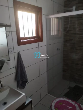 Imagem Casa 3 dormitórios com 1 suíte no Bairro Lami