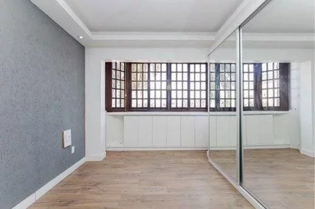 Imagem Apartamento para Venda em Curitiba, Água Verde, 3 dormitórios, 1 suíte, 2 banheiros, 2 vagas