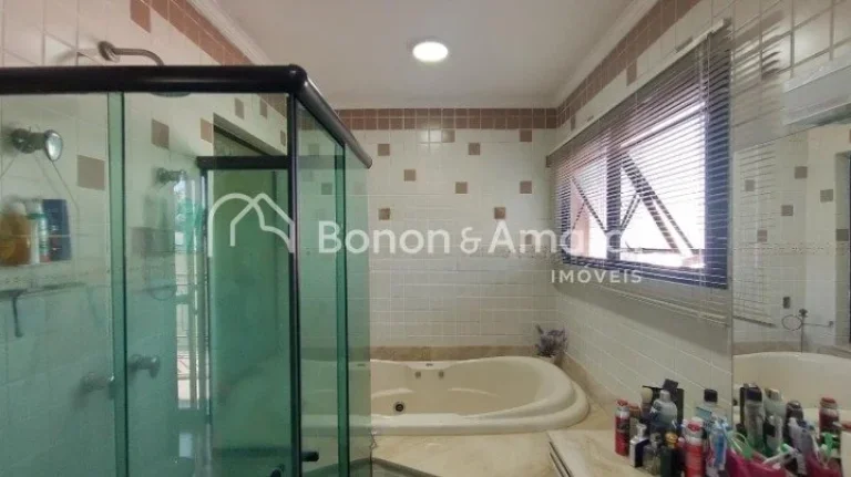 Imagem Aconchegante casa Ã  venda no condomÃ­nio EstÃ¢ncia ParaÃ­so. 

A residÃªncia possui Ã¡rea de 380 mÂ...