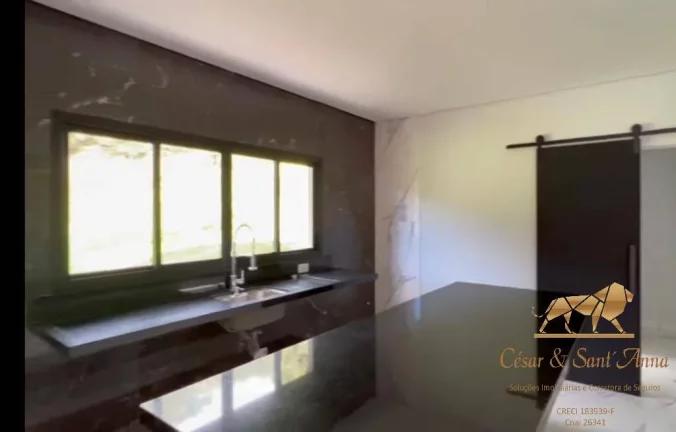 Imagem Linda Casa a Venda em Condomínio fechado em Campos do Jordão-SP