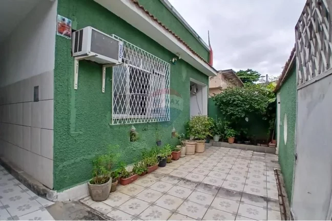 Imagem casa à venda com 2 quartos, 243 m² em Cascadura, Rio de Janeiro.