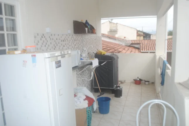 Imagem CASA À VENDA EM CONDOMÍNIO FECHADO