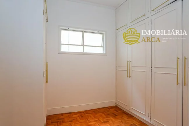 Imagem Apartamento à venda na Bela Vista, São Paulo-SP: 3 quartos, 1 suíte, 1 sala, 1 banheiro, 1 vaga de garagem, 240m² de área.