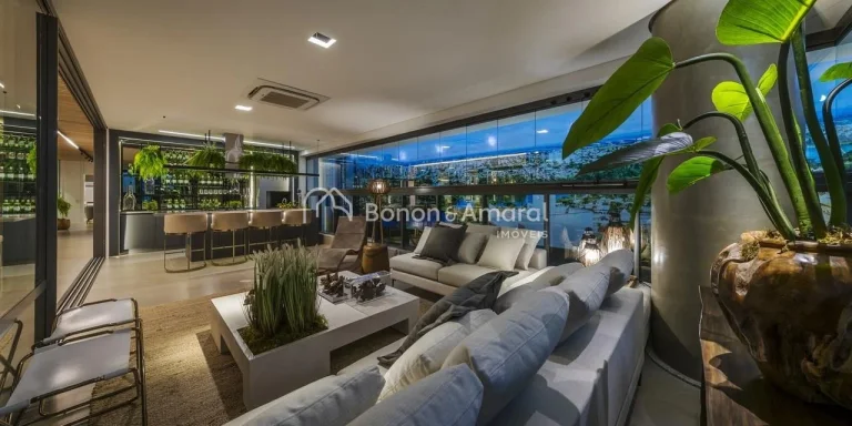 Imagem Magnífico apartamento no Cambuí, no Edifício Le Reve, com 316 m². 

O imóvel possui living para...
