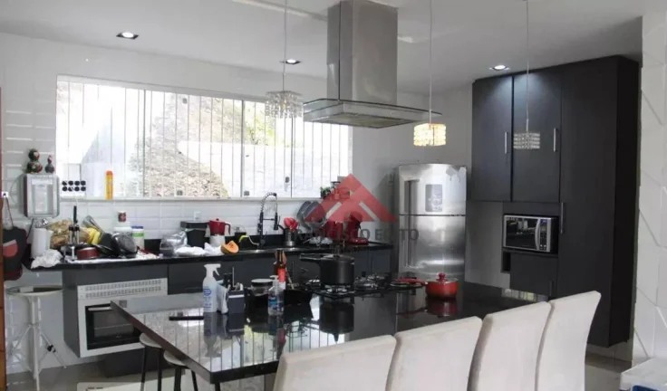 Imagem Casa Triplex, 4 qtos, 2 stes, 4 vagas