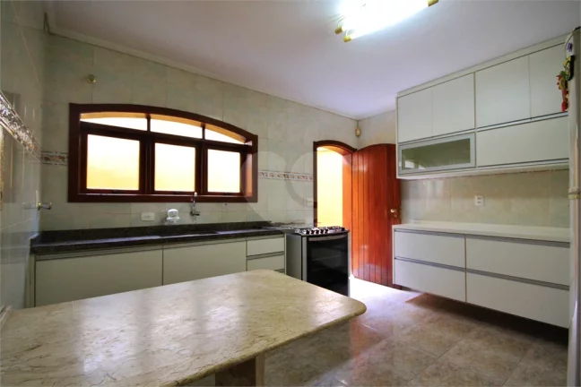 Imagem Sobrado à venda com 3 quartos, sendo 3 suítes, em Butantã, São Paulo - SP