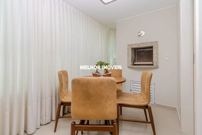 Imagem Apartamento com 3 dormitórios e 2 Vagas de garagem no centro de Balneário Camboriú.
