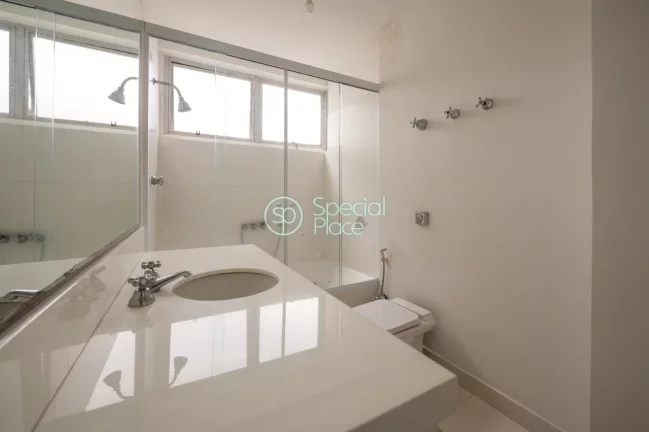 Imagem Ótimo Custo/Benefício em Higienópolis - 240m² de área útil - Ambientes amplos - Living para tr...