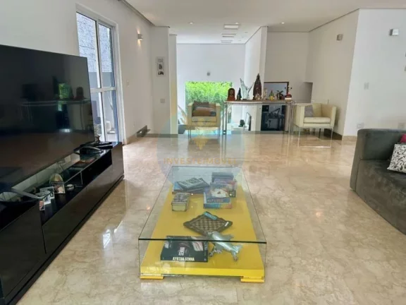 Imagem Casa em Condomínio a Venda no bairro Granja Viana - Jandira, SP