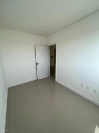 Imagem Alto Padrão para Venda em Itapema, meia praia, 3 dormitórios, 1 suíte, 2 banheiros, 2 vagas
