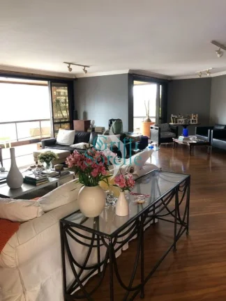 Imagem Cobertura Duplex à Venda em Moema - São Paulo/SP.