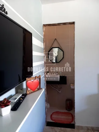 Imagem Excelente Casa de Esquina com Ambientes Amplos e Confortáveis
