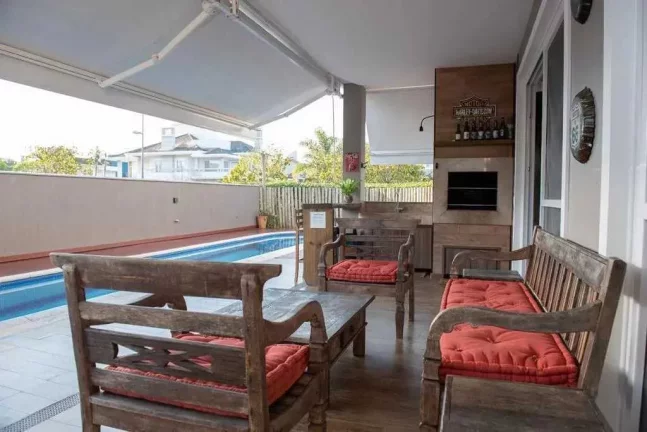 Imagem Casa com 5 dormitórios sendo 4 suítes e 6 vagas de garagem em Jurerê Internaciona l Florianópolis/SC