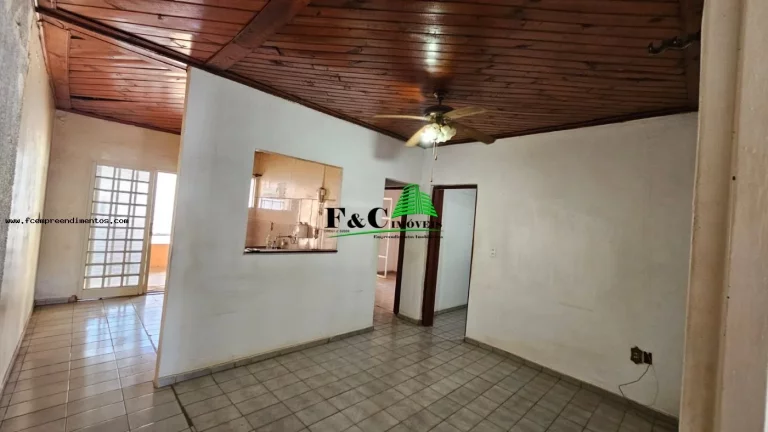 Imagem Casa para Venda em Limeira, Parque Residencial Abílio Pedro, 2 dormitórios, 1 banheiro, 2 vagas