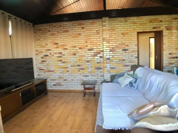 Imagem Sobrado com 2 suítes e 1 quarto, ampla área gourmet com churrasqueira e piscina, 2 vagas de garage...